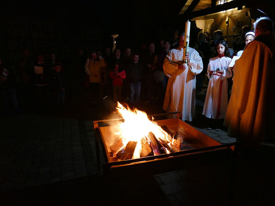 Lumen Christi - Auferstehungsmesse in St. Crescentius (Foto: Karl-Franz Thiede)